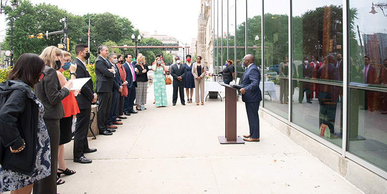 M&T Bank representatives presented Rutgers Business School's Center for Urban Entrepreneurship and Economic Development with ceremonial check to help launch a new fund to assist underrepresented entreprenuers.