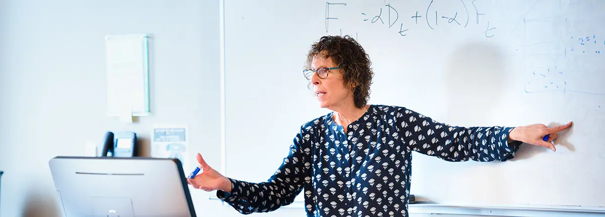 Professor Rosa Oppenheim teaching