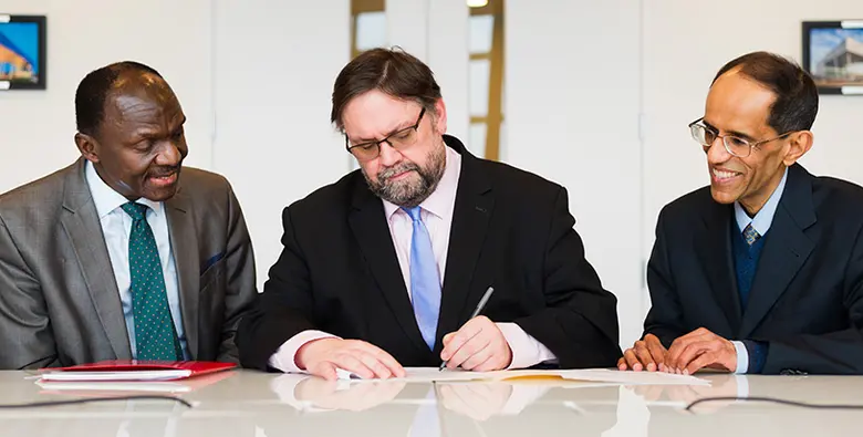 Rutgers Business School signs agreement with the Chartered Institute of Public Finance and Accountancy (CIPFA).