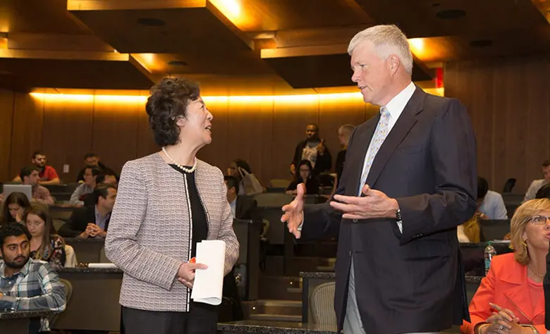 Rutgers Business School alumnus Brian O'Malley returns to campus to speak with students.