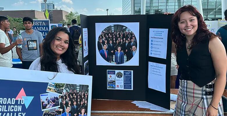 Rutgers Welcome Week business involvement fair.